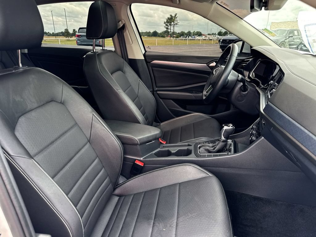 Used 2024 Volkswagen Jetta SE FWD image 24