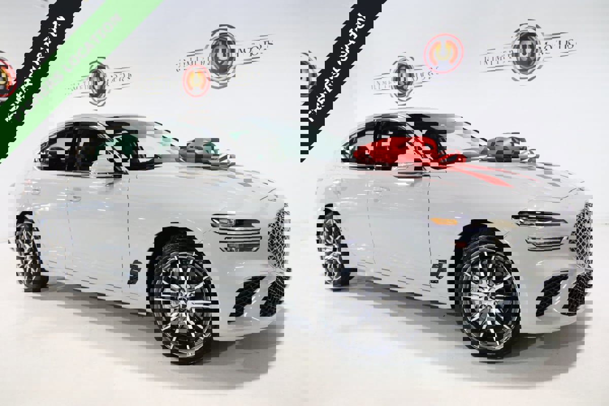 Used 2025 Genesis G70 2.5T image 1