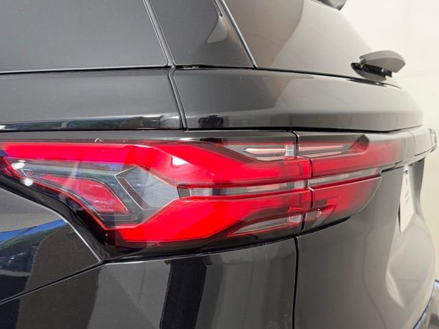 Used 2023 Chevrolet Traverse RS w/ LPO, Floor Liner Package FWD image 13