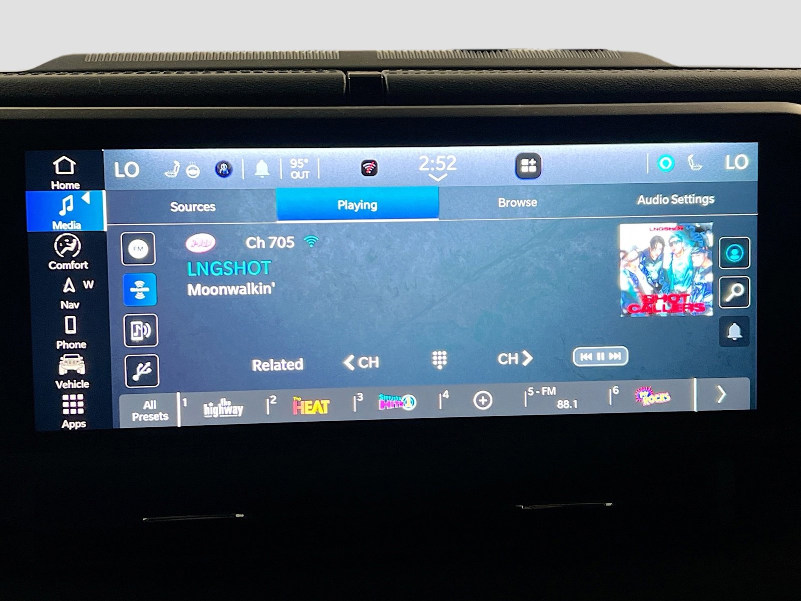 Used 2024 Jeep Wrangler Unlimited Rubicon 4xe AWD/4WD image 11