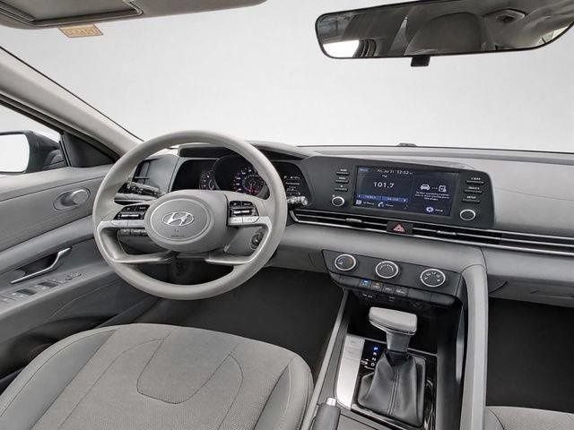 Used 2021 Hyundai Elantra SE FWD image 30