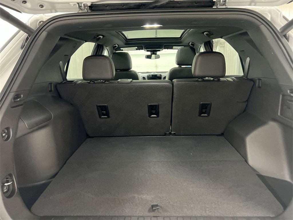 Used 2022 Chevrolet Equinox RS w/ RS Leather Package image 25