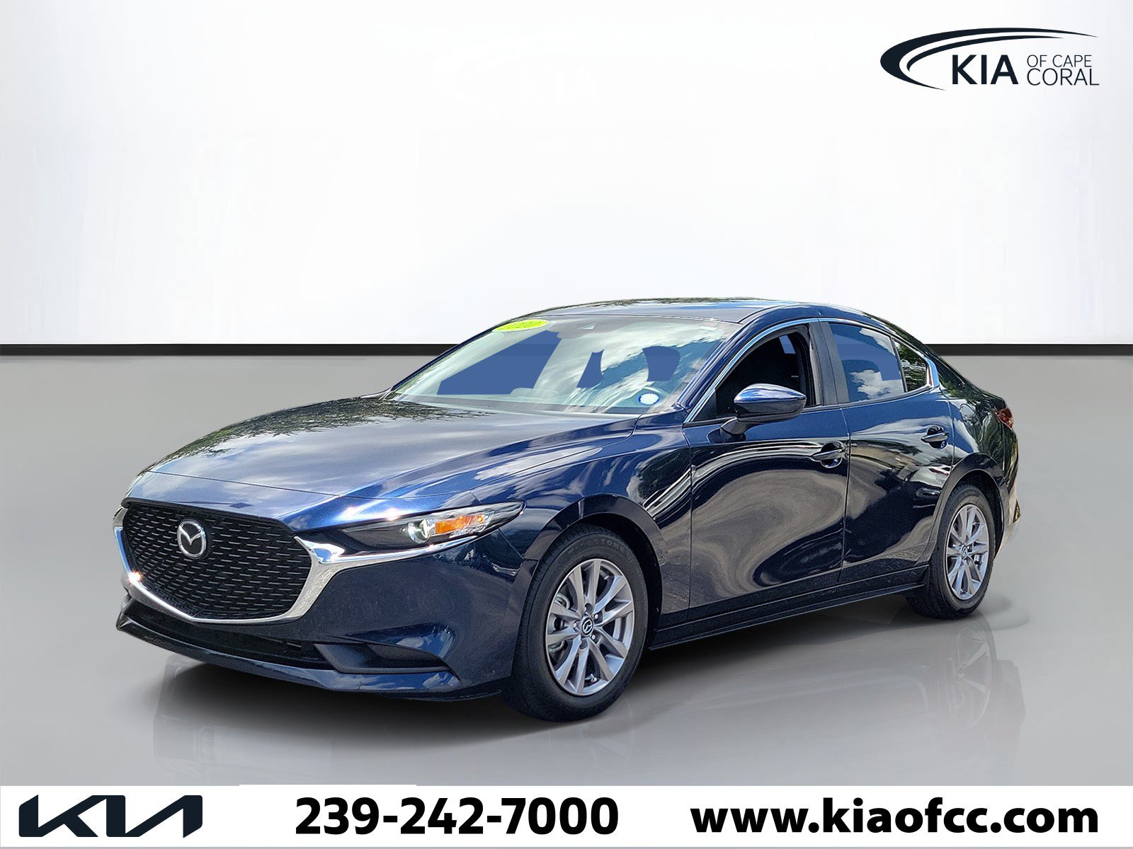 Used 2020 MAZDA MAZDA3 Sedan FWD image 3