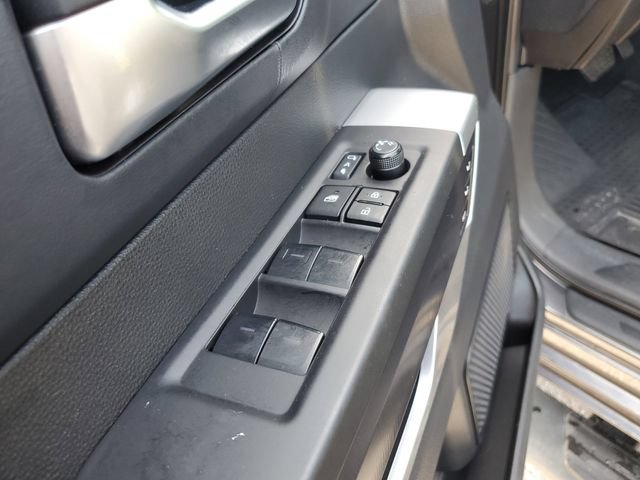 Used 2025 Toyota Tundra Platinum AWD/4WD image 18