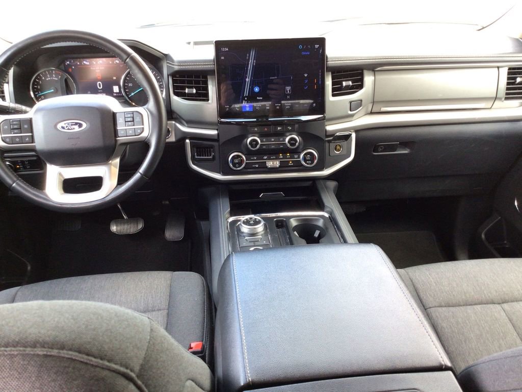Used 2024 Ford Expedition XLT image 21