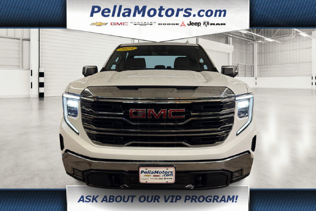 Used 2023 GMC Sierra 1500 SLT w/ X31 Off-Road Package AWD/4WD image 7