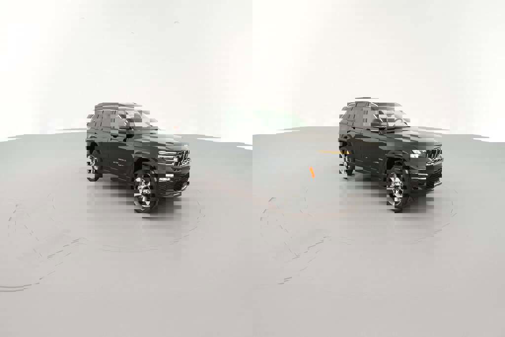 New 2025 Jeep Grand Cherokee Limited w/ Trailer Tow Package image 16