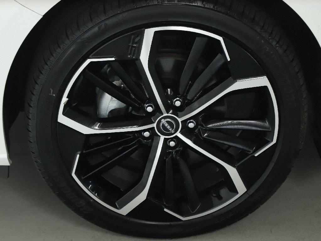 Certified 2025 Nissan Altima 2.5 SR AWD/4WD image 37