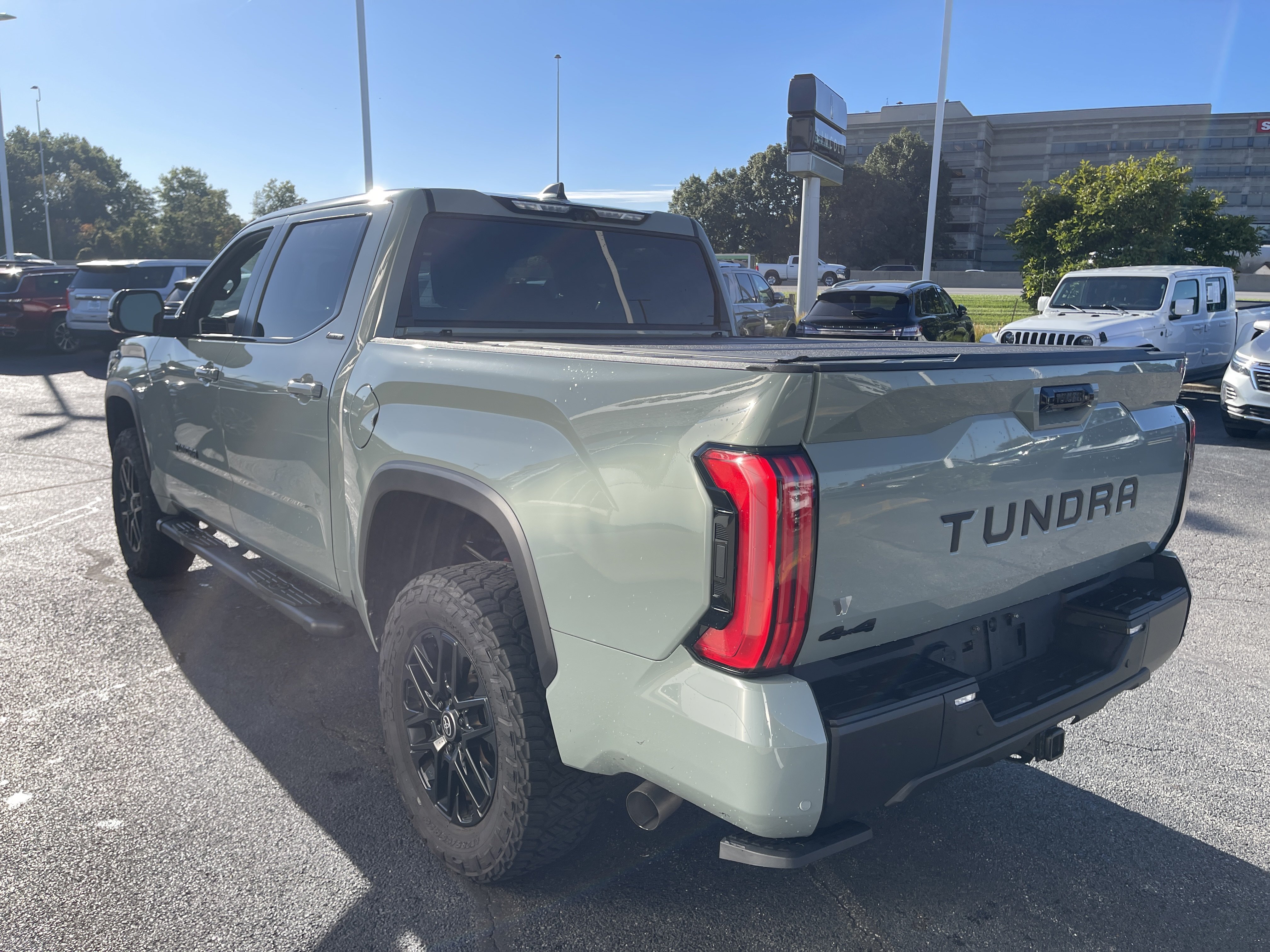 Used 2025 Toyota Tundra Limited AWD/4WD image 4
