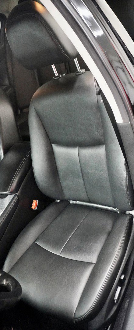 Used 2017 INFINITI Q50 Signature Edition w/ All Weather Package (L93) image 4