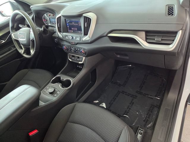 Used 2024 GMC Terrain SLE w/ Driver Convenience Package FWD image 17
