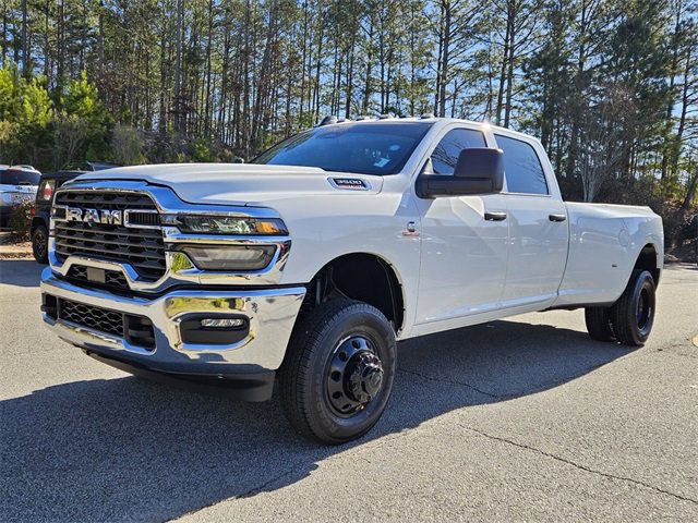 Used 2025 RAM 3500 Tradesman w/ Chrome Appearance Group image 4