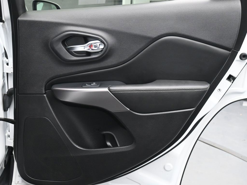 Used 2019 Jeep Cherokee Limited w/ Trailer Tow Group image 23