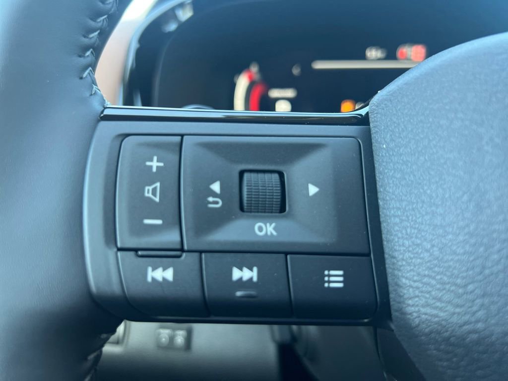 New 2026 Nissan Pathfinder Platinum image 10