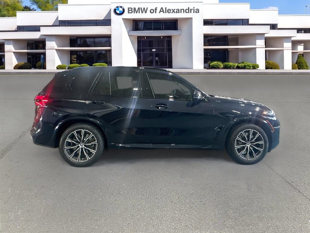 Used 2024 BMW X5 xDrive50e w/ M Sport Package AWD/4WD image 4