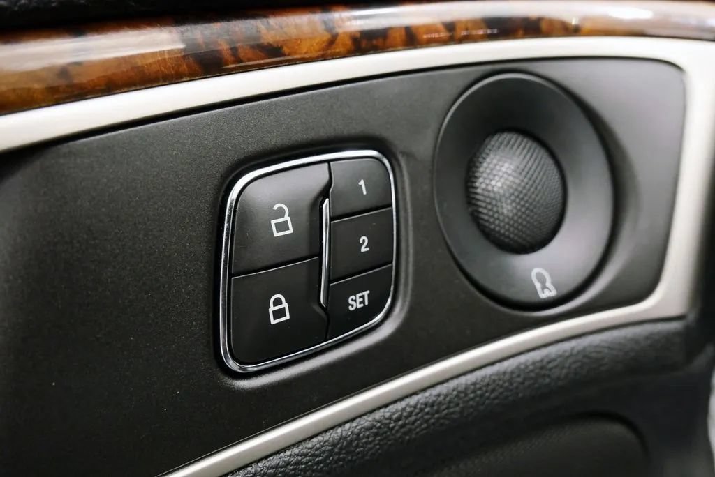 Used 2020 Lincoln MKZ Reserve w/ Elements Package FWD image 14