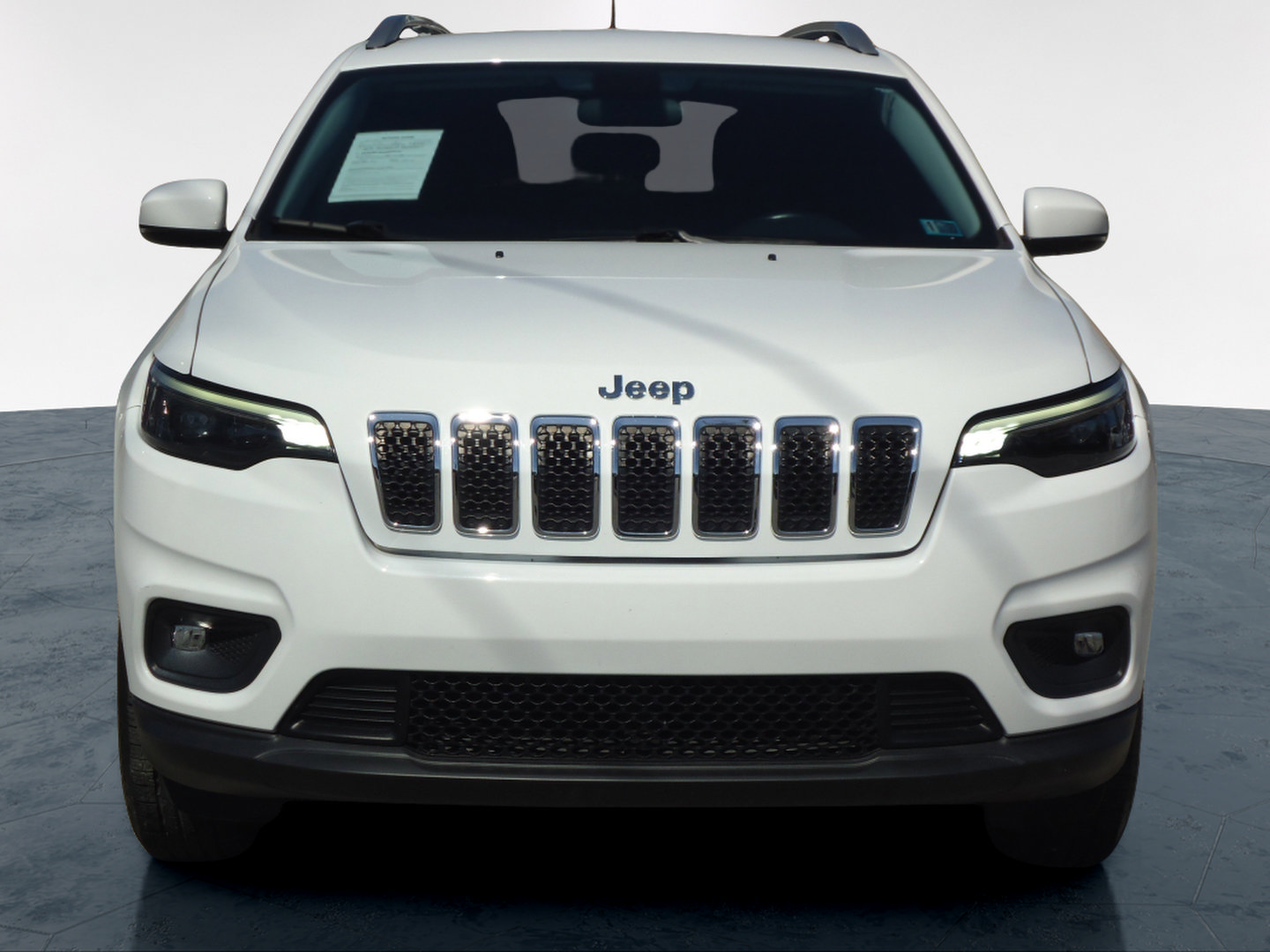 Used 2020 Jeep Cherokee Latitude Plus w/ Cold Weather Group AWD/4WD image 8