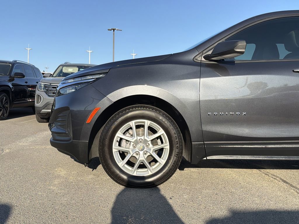 Used 2022 Chevrolet Equinox LS FWD image 9