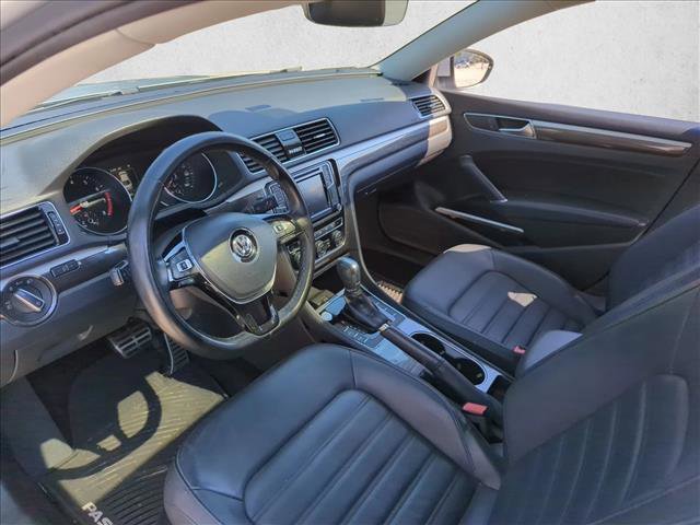 Used 2018 Volkswagen Passat 2.0T SEL Premium image 9