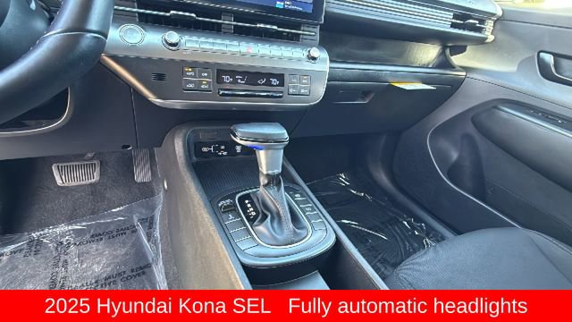 Used 2025 Hyundai Kona SEL image 13