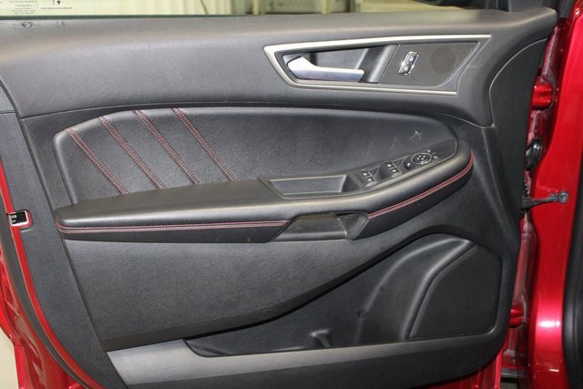 Used 2022 Ford Edge ST-Line image 9