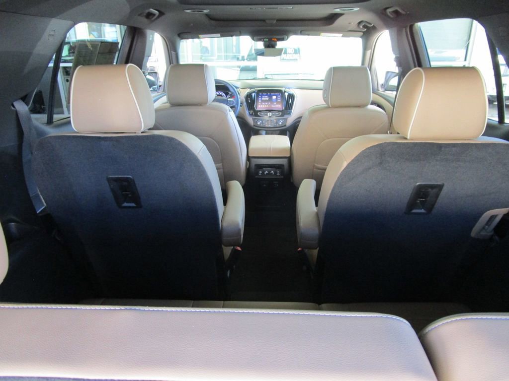 Used 2023 Chevrolet Traverse Premier image 12
