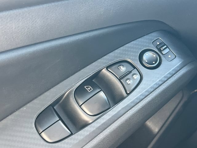 Used 2025 Nissan Altima 2.5 SV FWD image 33