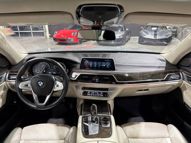 Used 2016 BMW 750i xDrive image 9