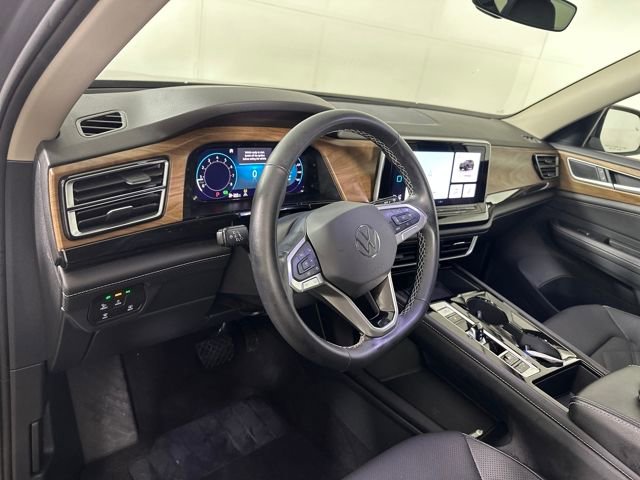 Used 2025 Volkswagen Atlas SE image 13