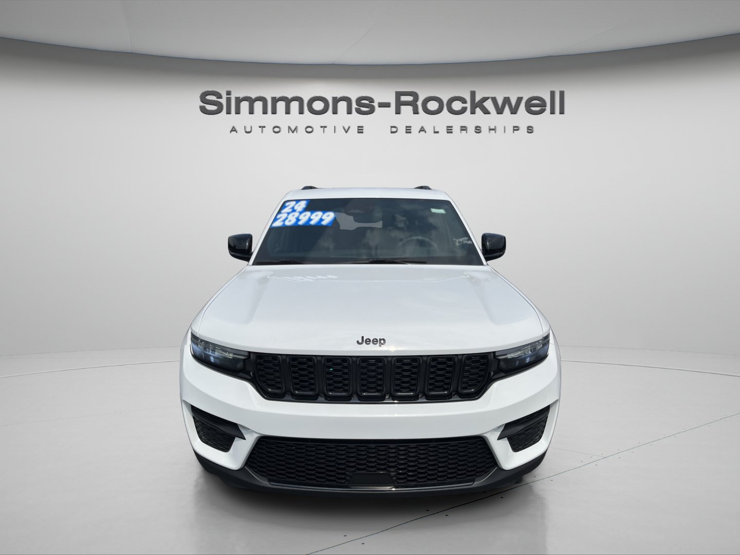 Used 2024 Jeep Grand Cherokee Altitude AWD/4WD image 8