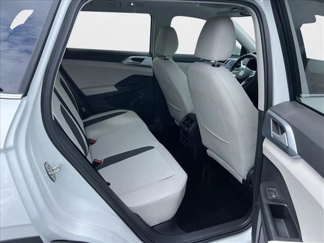 New 2025 Volkswagen Taos SE image 17