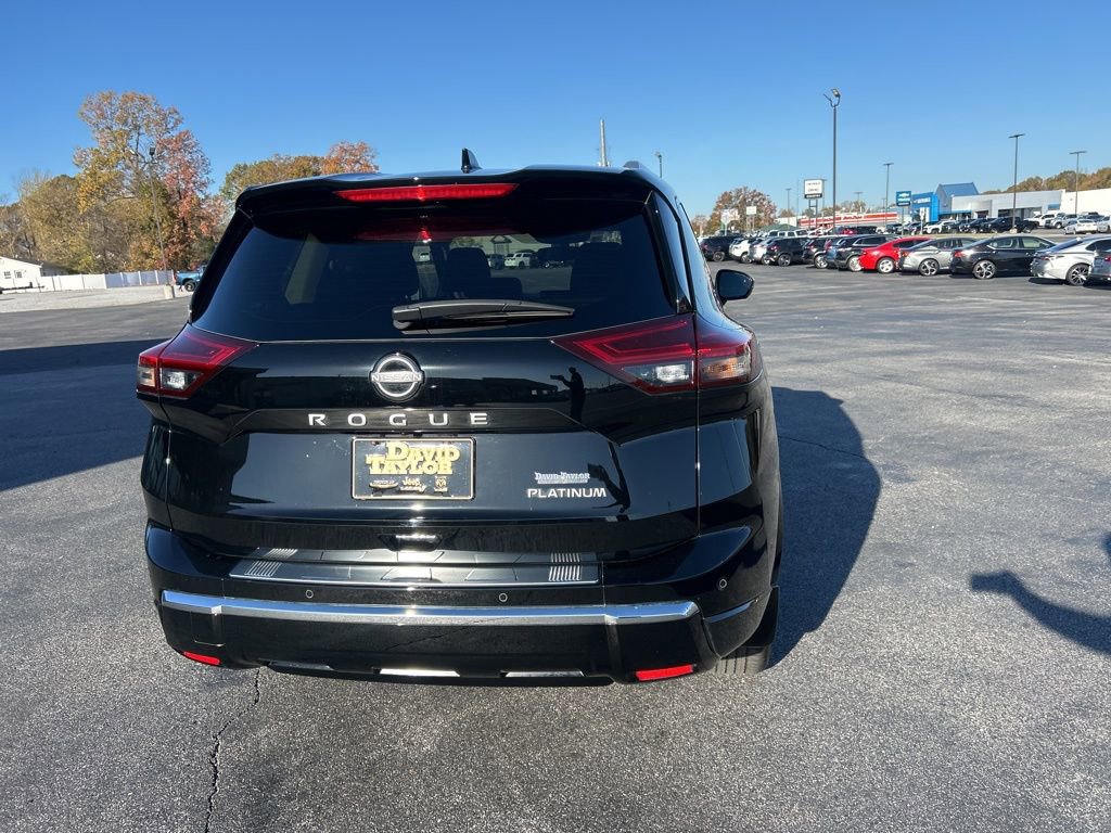 Used 2024 Nissan Rogue Platinum w/ Platinum Premium Package image 5