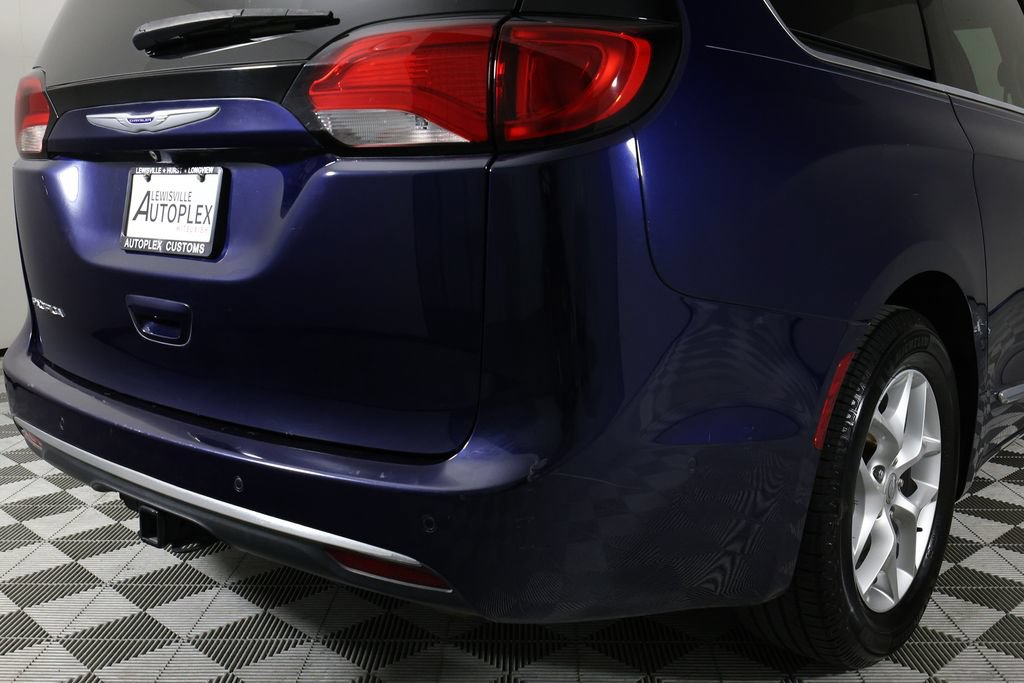 Used 2019 Chrysler Pacifica Touring-L Plus FWD image 45