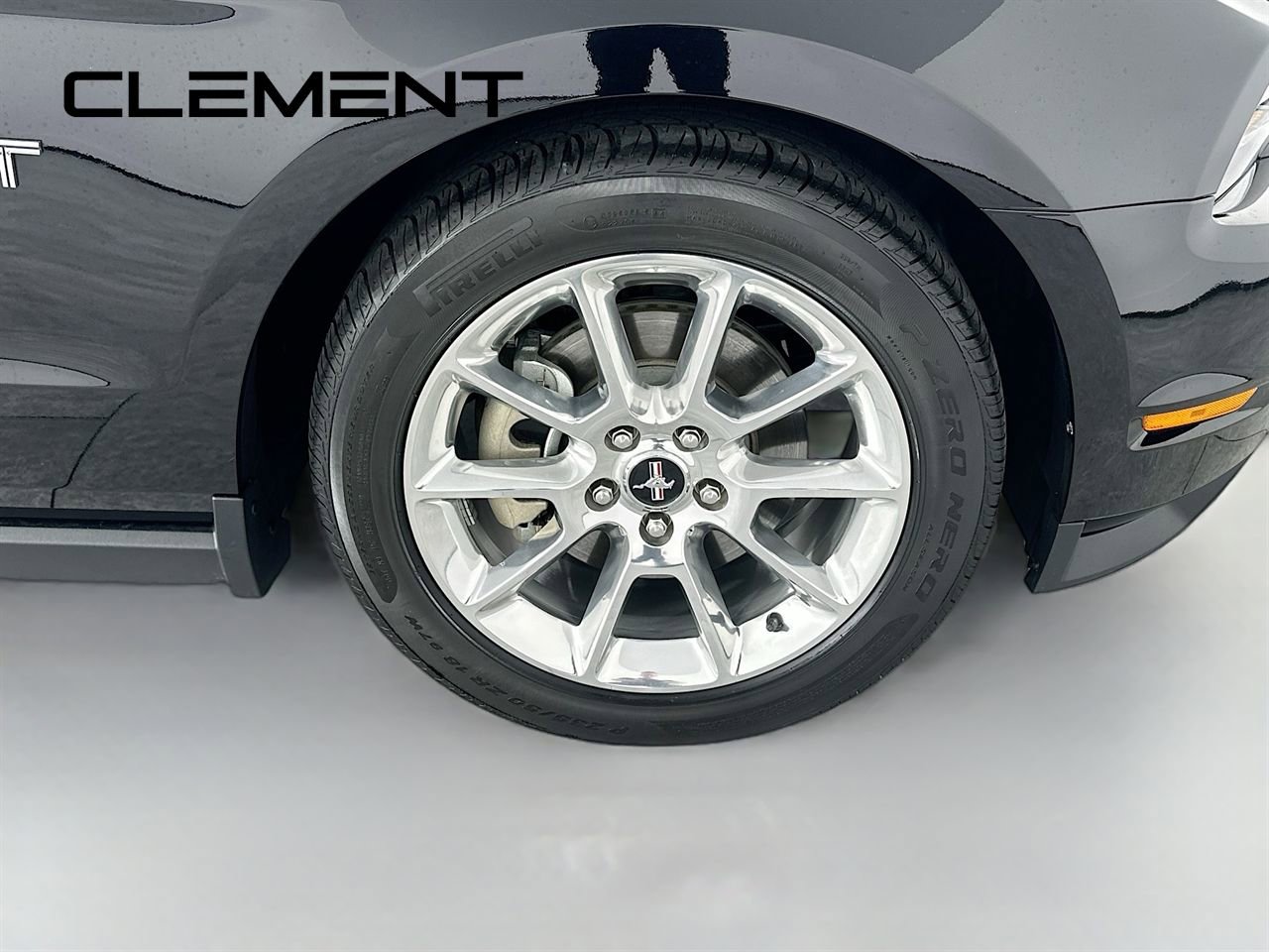 Used 2010 Ford Mustang GT image 33