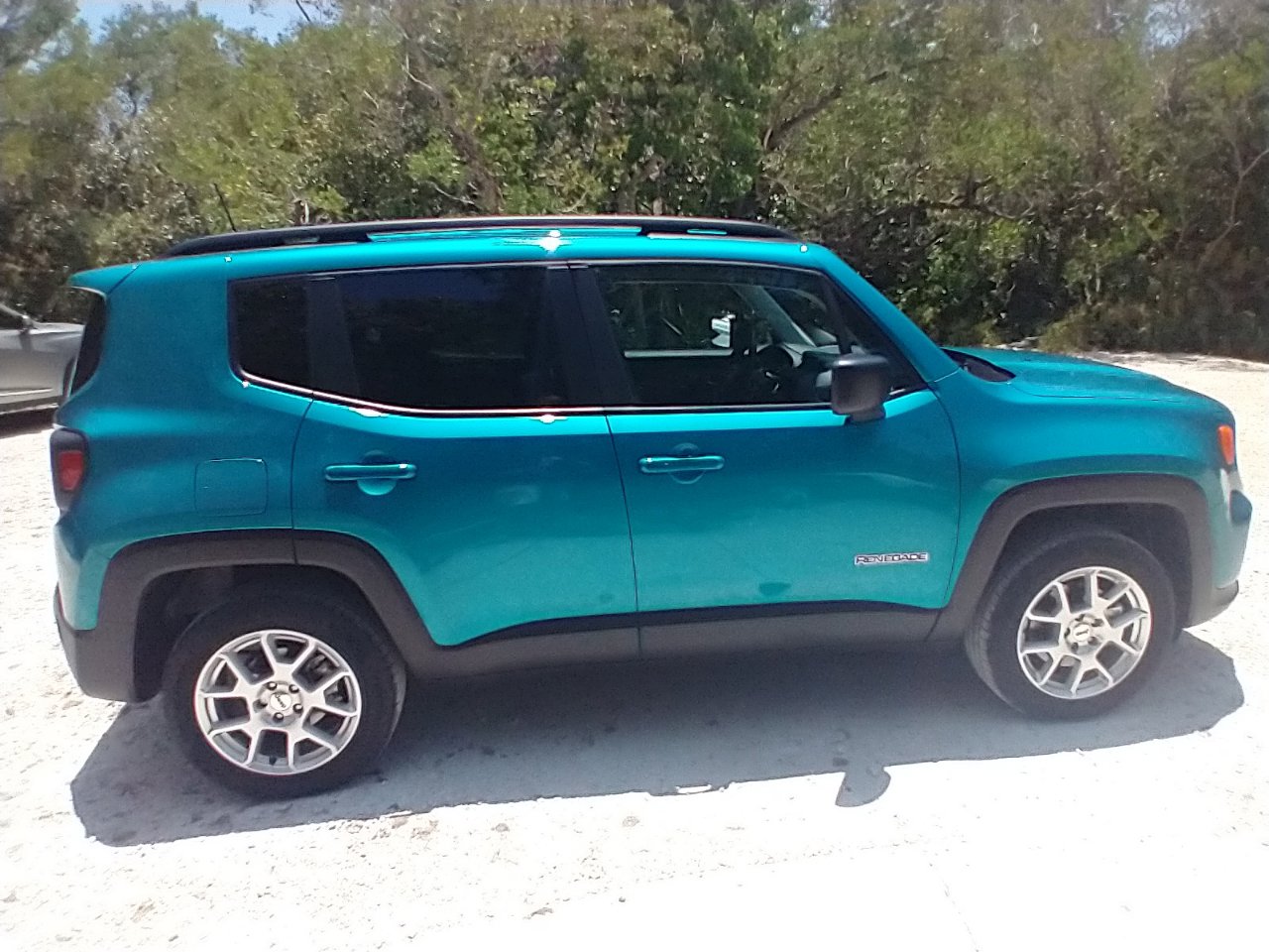 Used 2022 Jeep Renegade Latitude w/ Convenience Group image 5