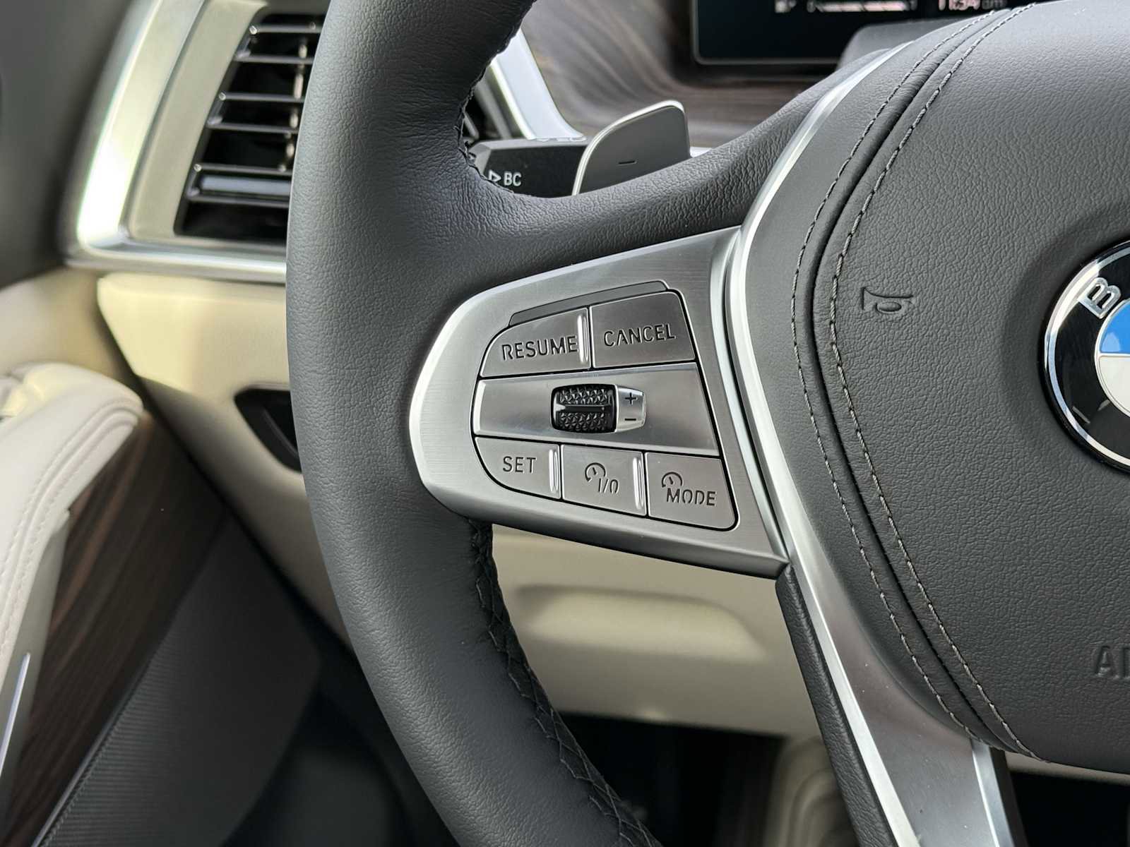 New 2026 BMW X7 xDrive40i image 17