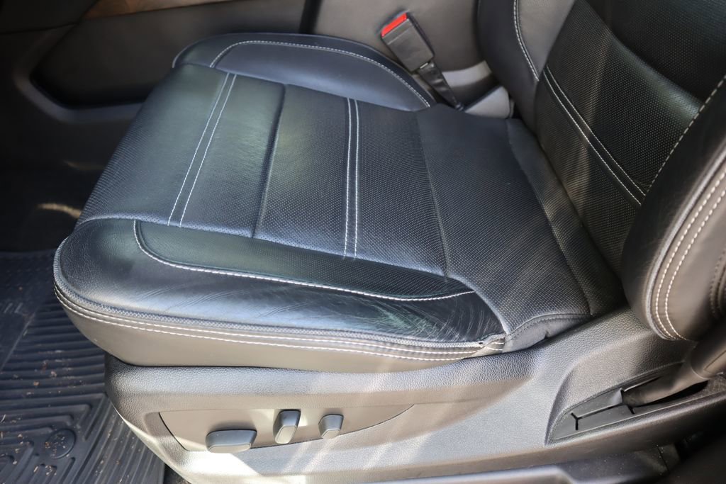 Used 2018 GMC Yukon Denali w/ Enhanced Security Package image 19