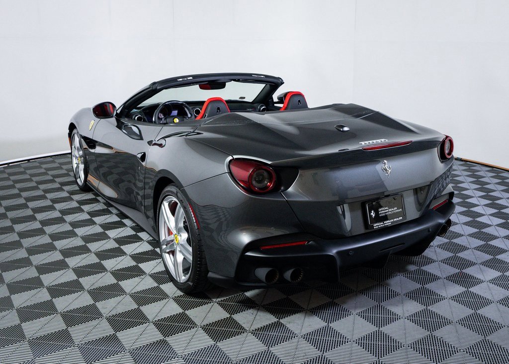 Certified 2023 Ferrari Portofino M image 17