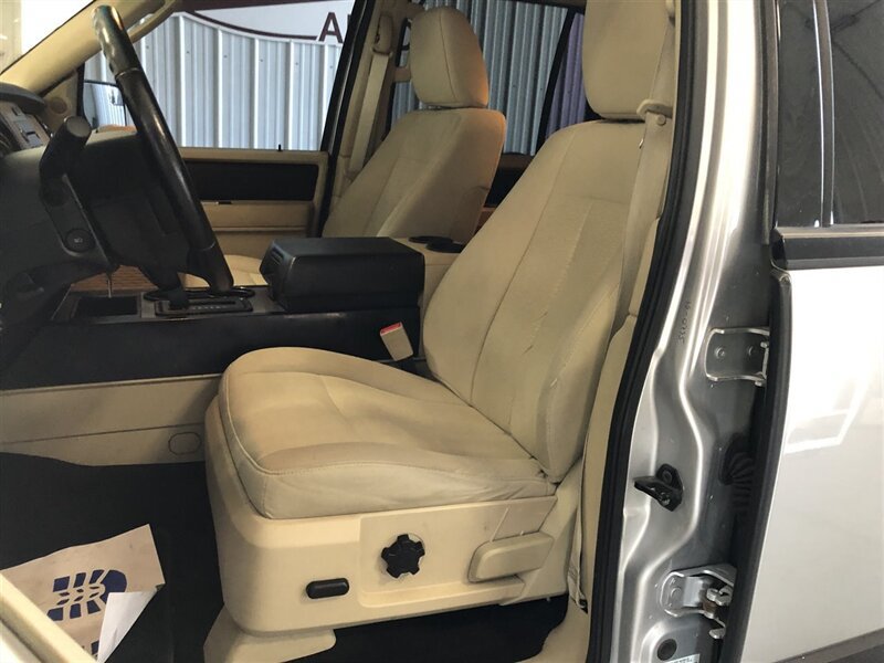 Used 2016 Ford Expedition XL AWD/4WD image 17