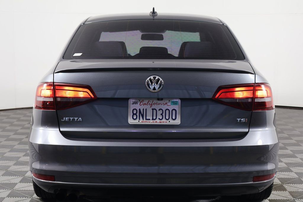 Used 2016 Volkswagen Jetta Sport w/ Lighting Package FWD image 6