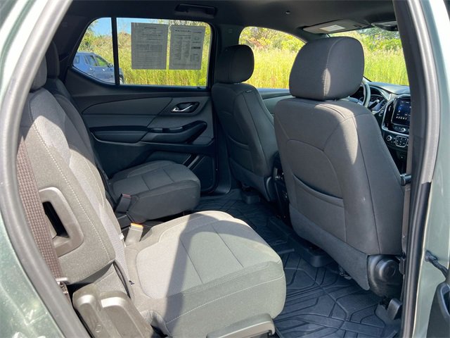 Used 2023 Chevrolet Traverse LT image 25