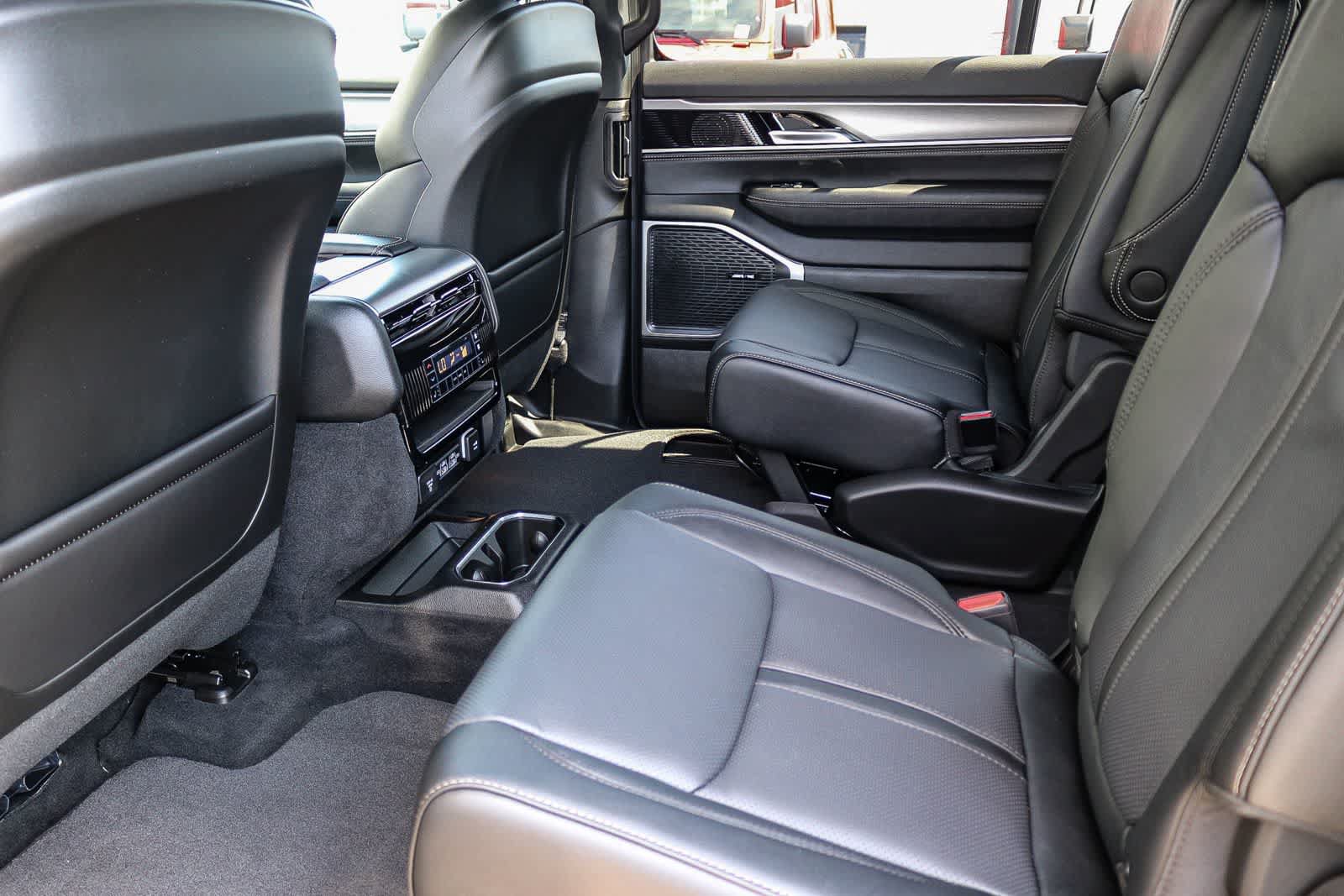 New 2026 Jeep Grand Wagoneer Limited AWD/4WD image 19