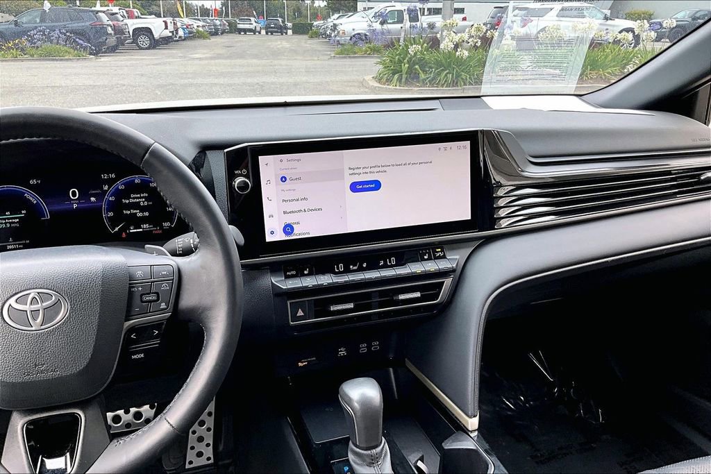 Used 2025 Toyota Camry XSE FWD image 9