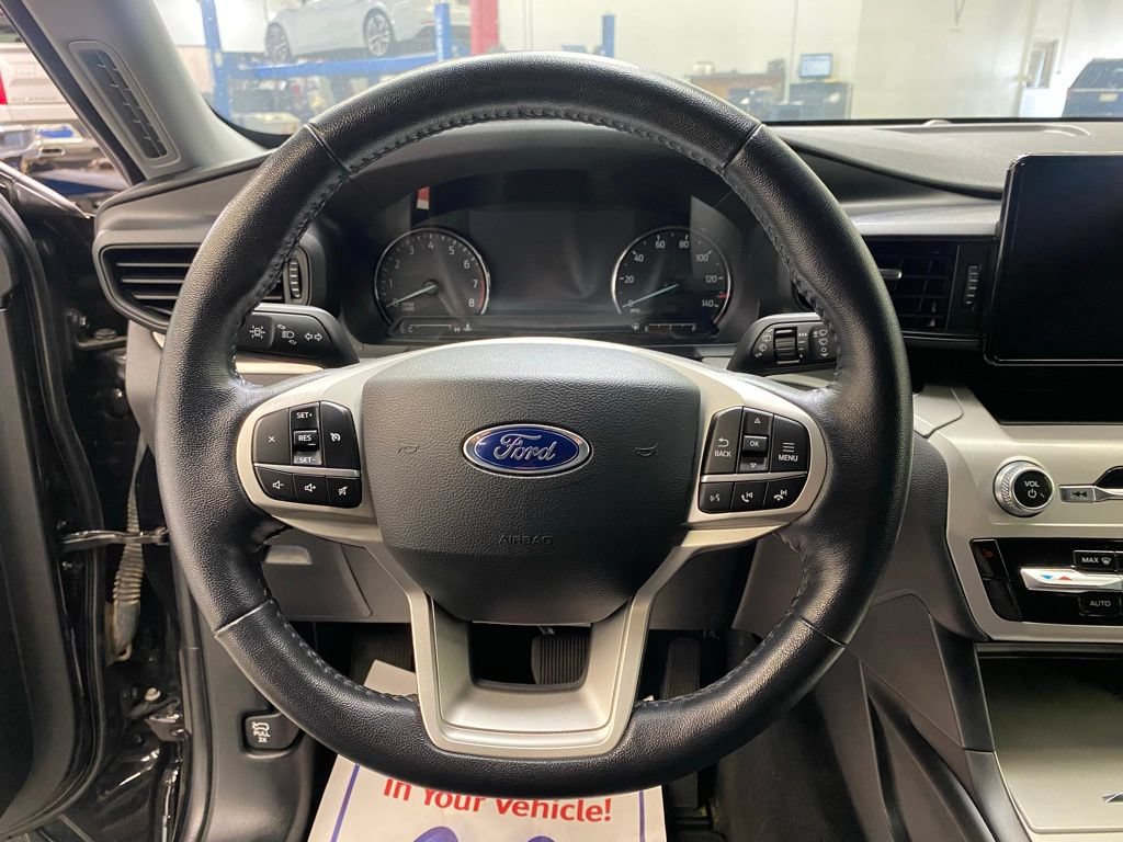 Used 2022 Ford Explorer XLT AWD/4WD image 17