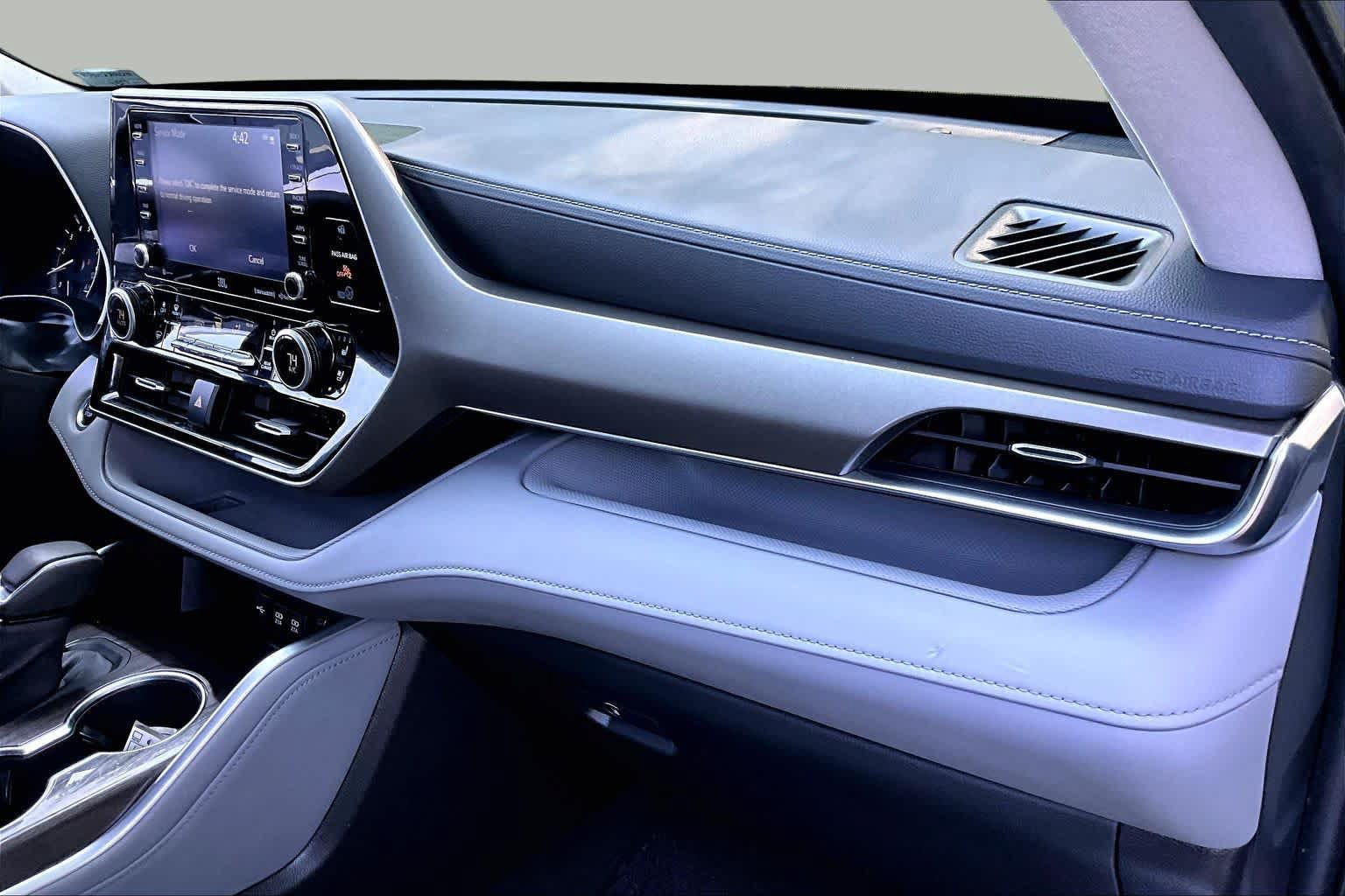 Certified 2020 Toyota Highlander Limited AWD/4WD image 18