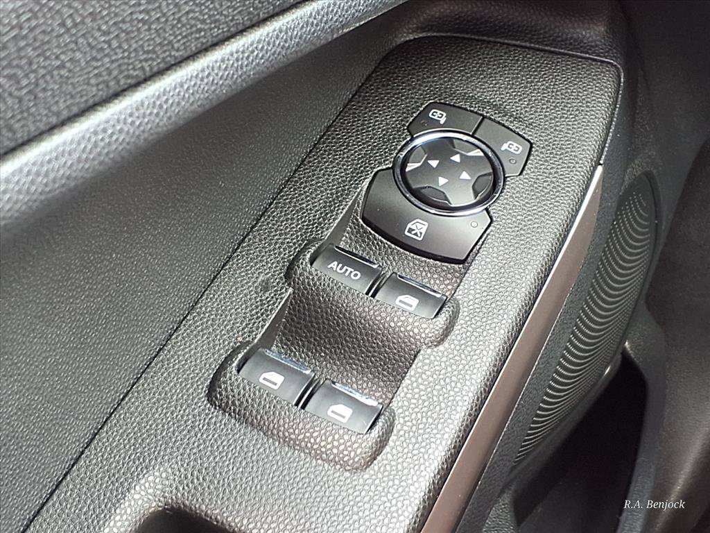 Used 2021 Ford EcoSport Titanium image 16