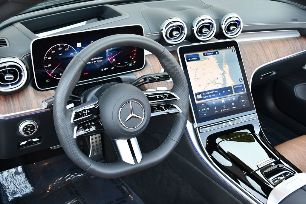 Used 2024 Mercedes-Benz CLE 450 4MATIC Cabriolet image 12
