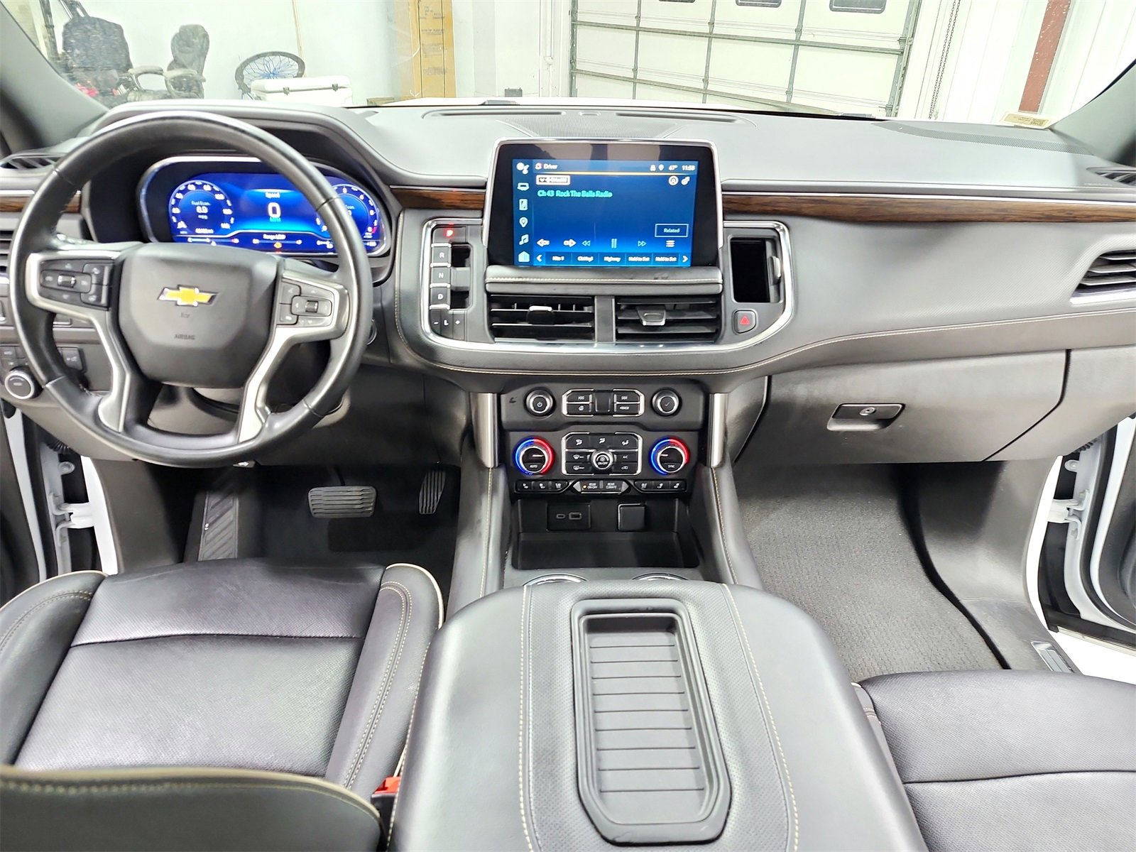 Used 2023 Chevrolet Suburban Premier image 26