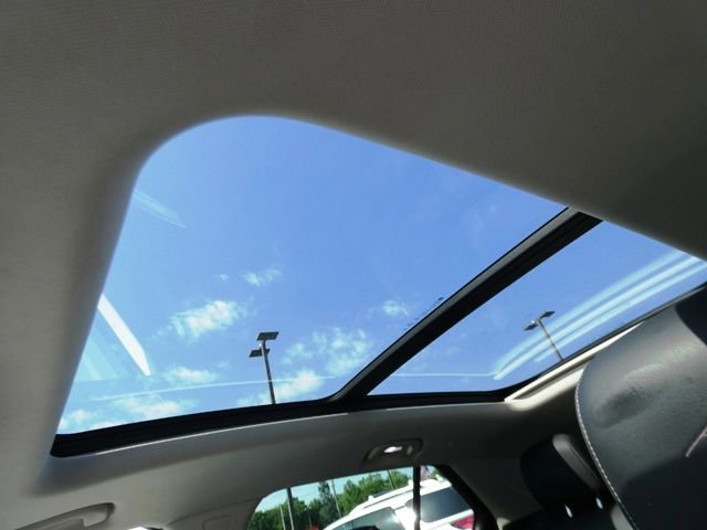 Used 2022 Buick Envision Avenir w/ Technology Package II image 15