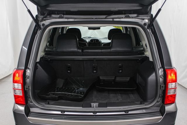 Used 2017 Jeep Patriot 75th Anniversary w/ Power Value Group AWD/4WD image 14
